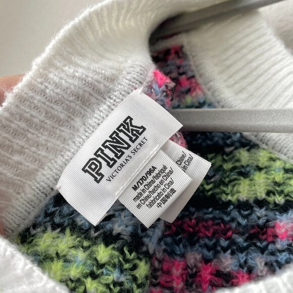 PINK Victoria's Secret White Snowflake Holiday V-Neck Sweater Fairisle Size M - Picture 3 of 7